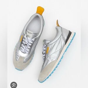 Oncept Tokyo sneakers size 9.5